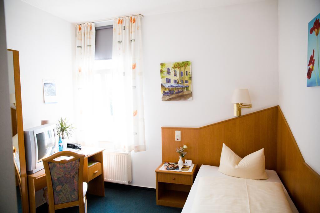 Stadthotel Kolpinghaus - Vier Ecken Werne Номер фото